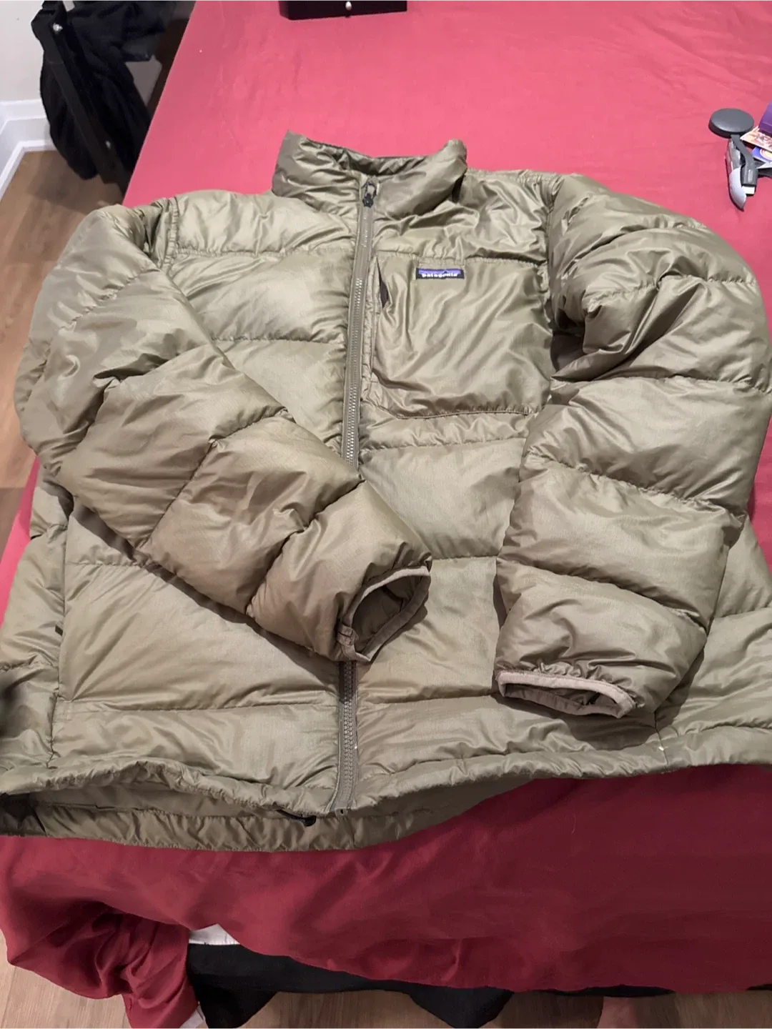 Autntic  Patagonia Down Sweater Jacket - Size L