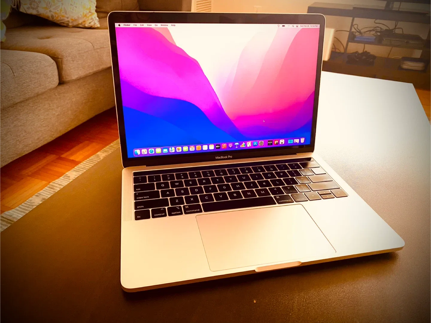 MacBook Pro M1 256GB 8GB 13.3” image indicator(2)