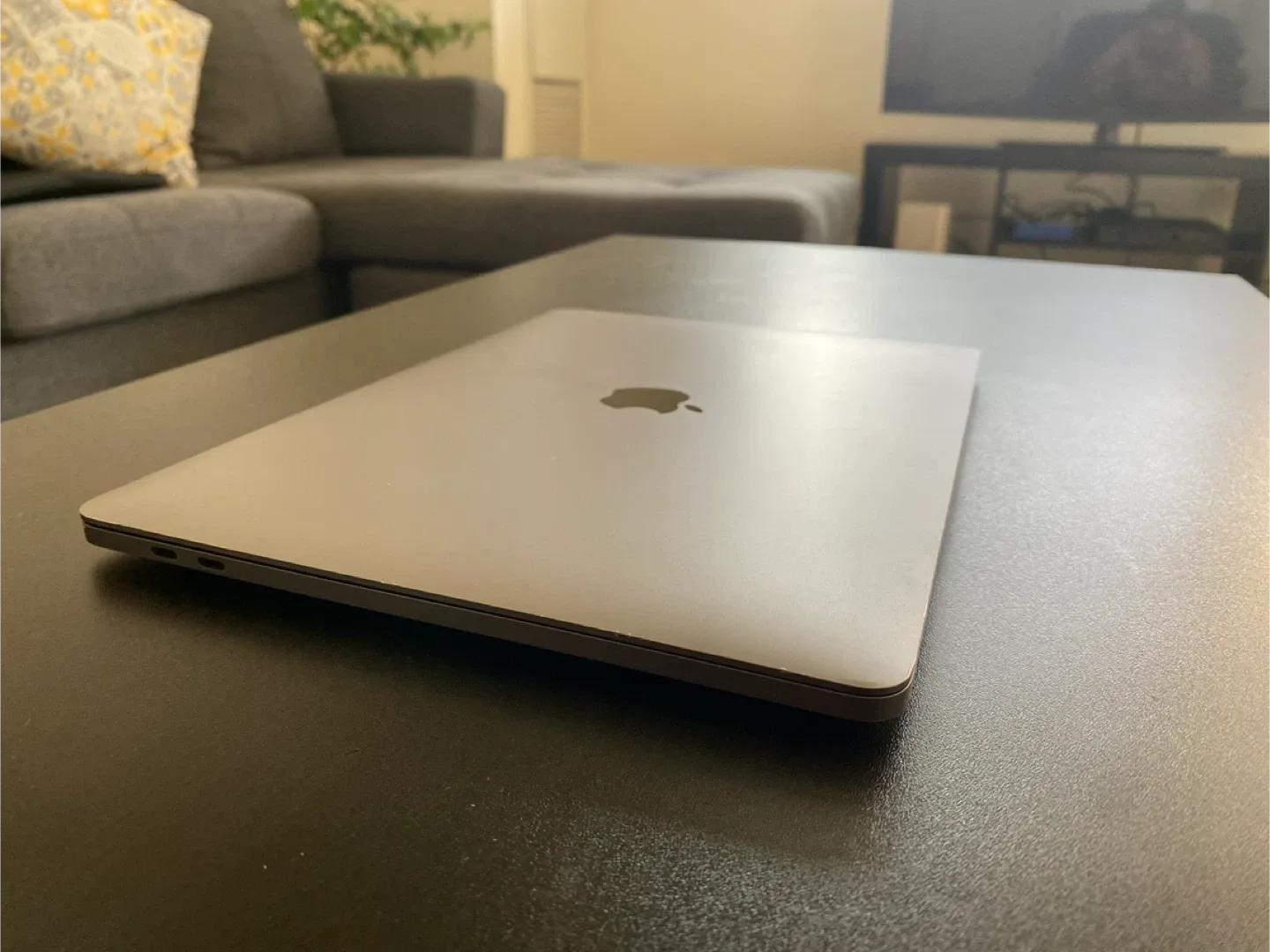 MacBook Pro M1 256GB 8GB 13.3” image indicator(4)