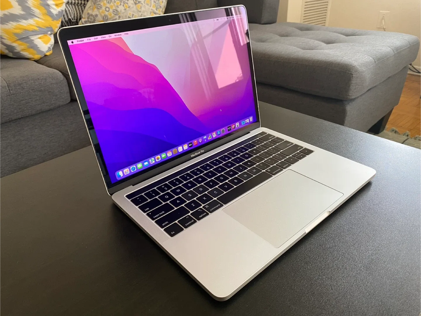 MacBook Pro M1 256GB 8GB 13.3” image indicator(3)