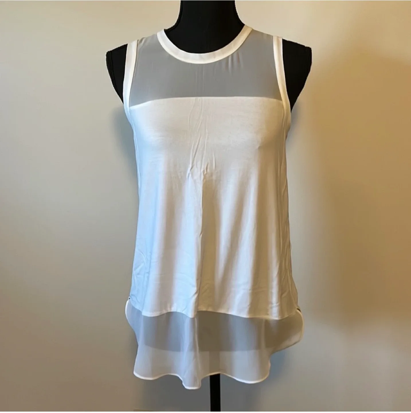 *NWT* Vince Camuto White Sleeveless Top - Size XS