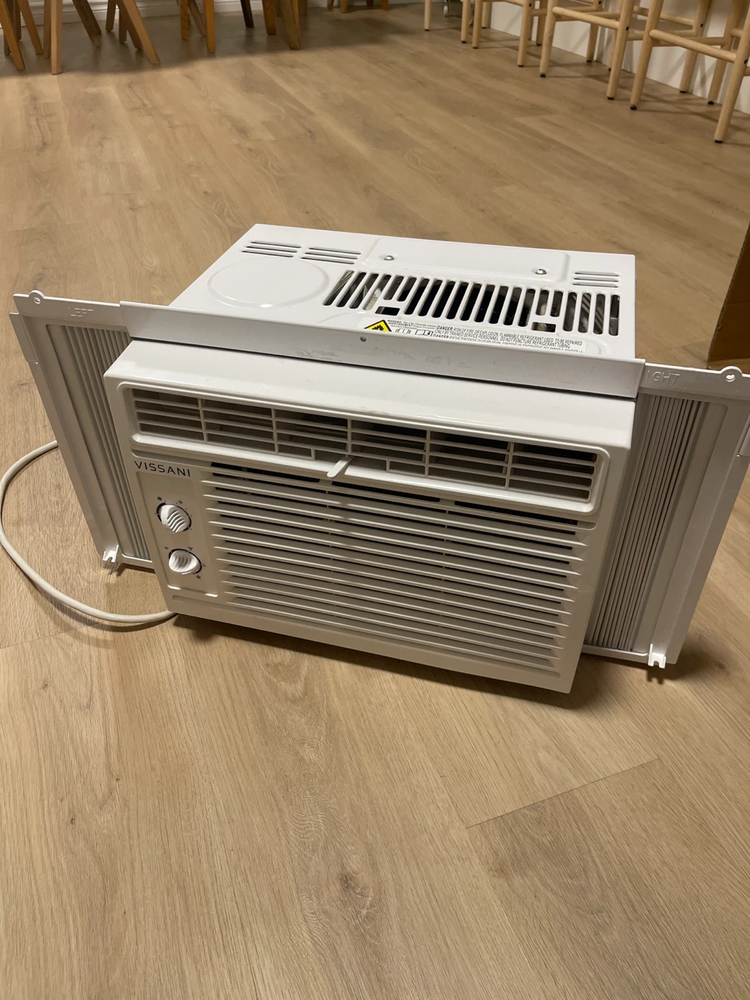 Vissani Window Air Conditioner