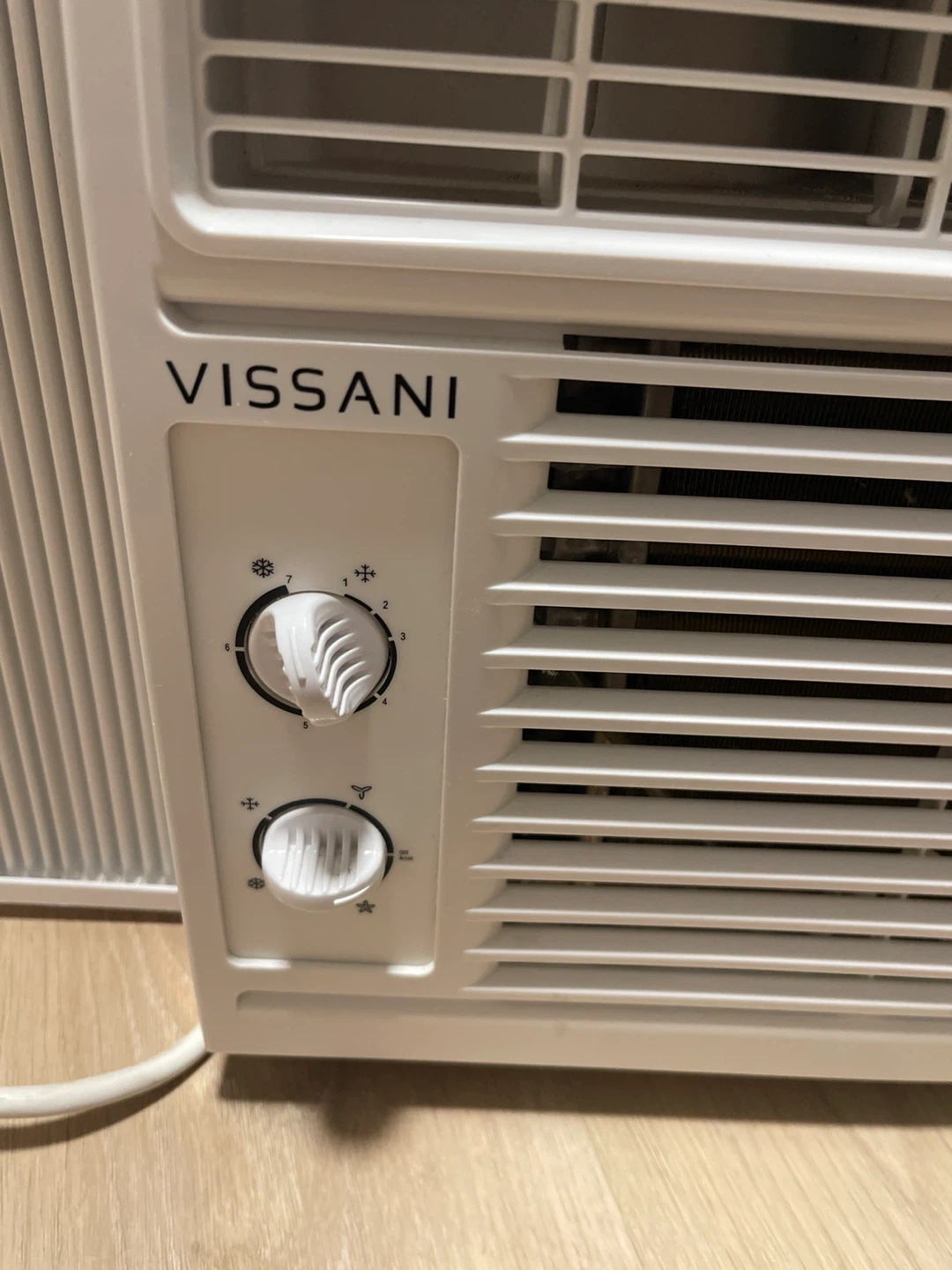 Vissani Window Air Conditioner - photo 4