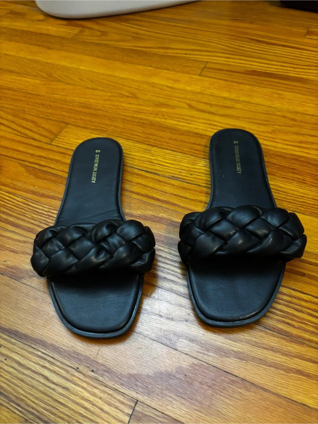 Black Slides - size 8 women’s