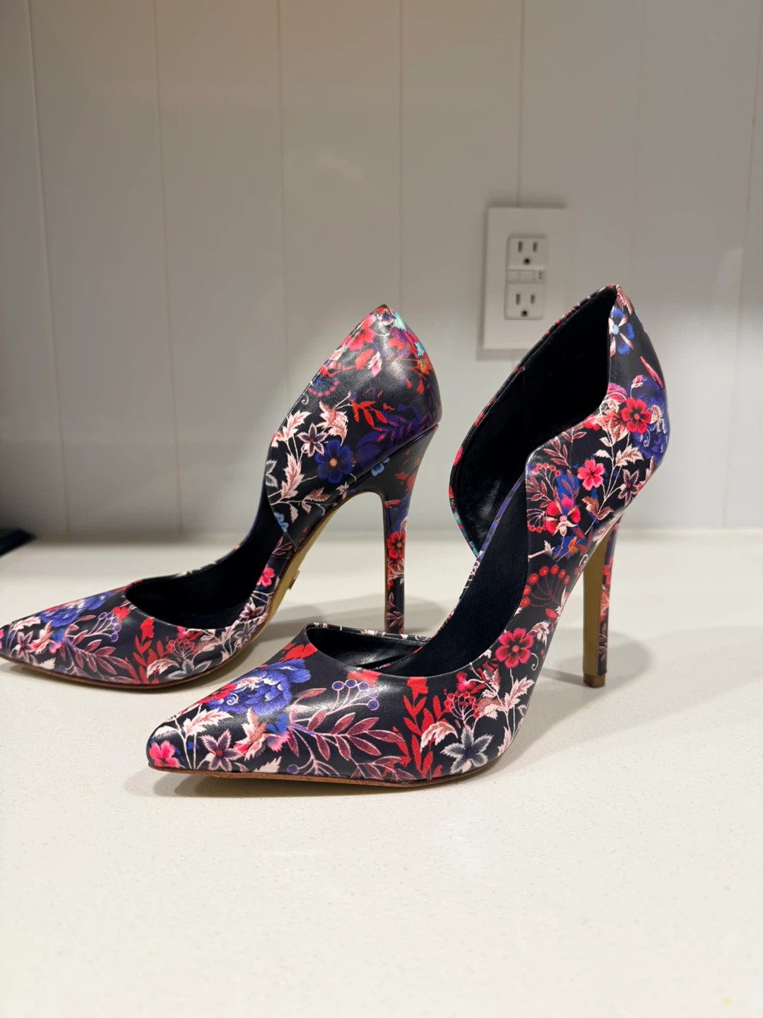 Bebe Floral Heels - Size 8 - photo 2