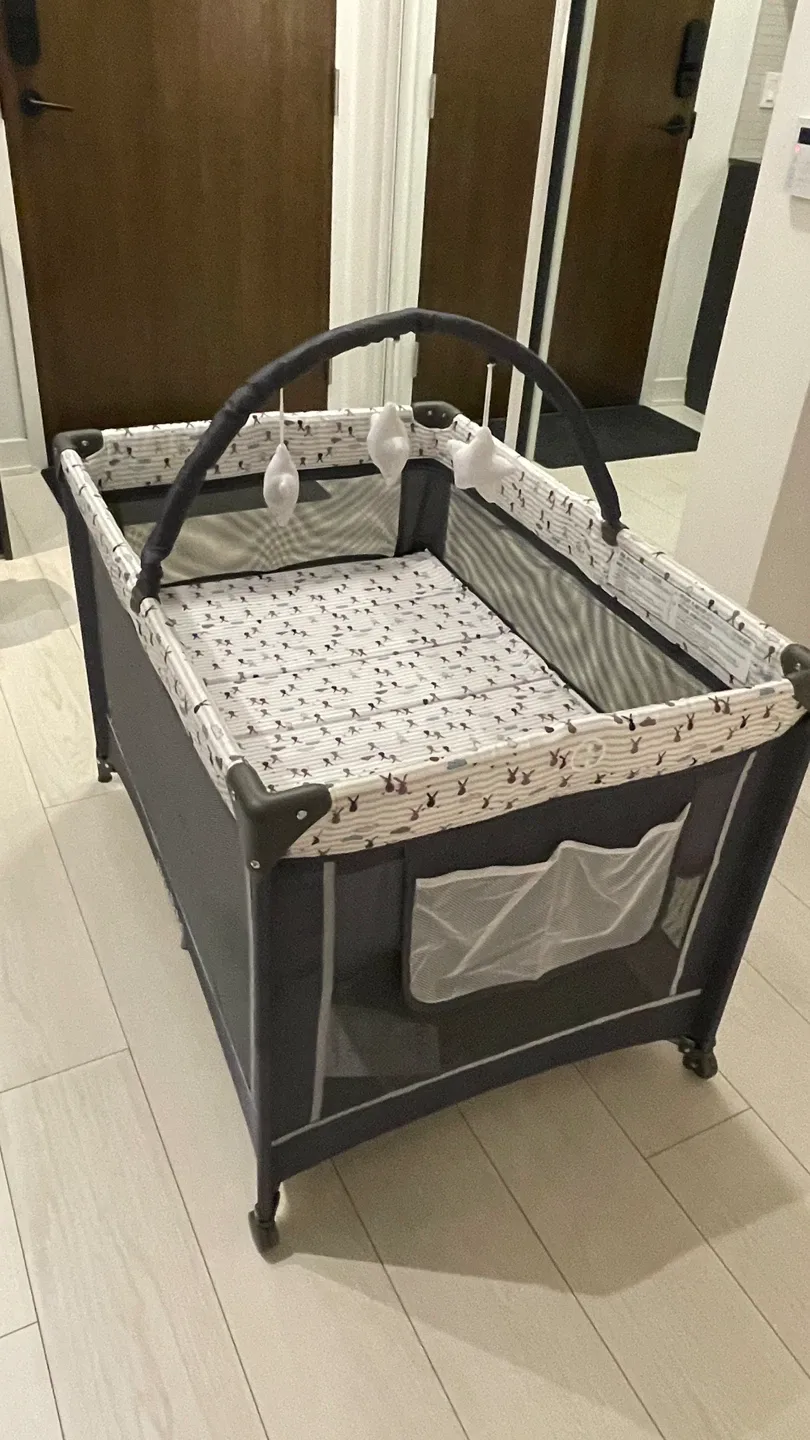 Pamo Babe Portable Playard image indicator(2)