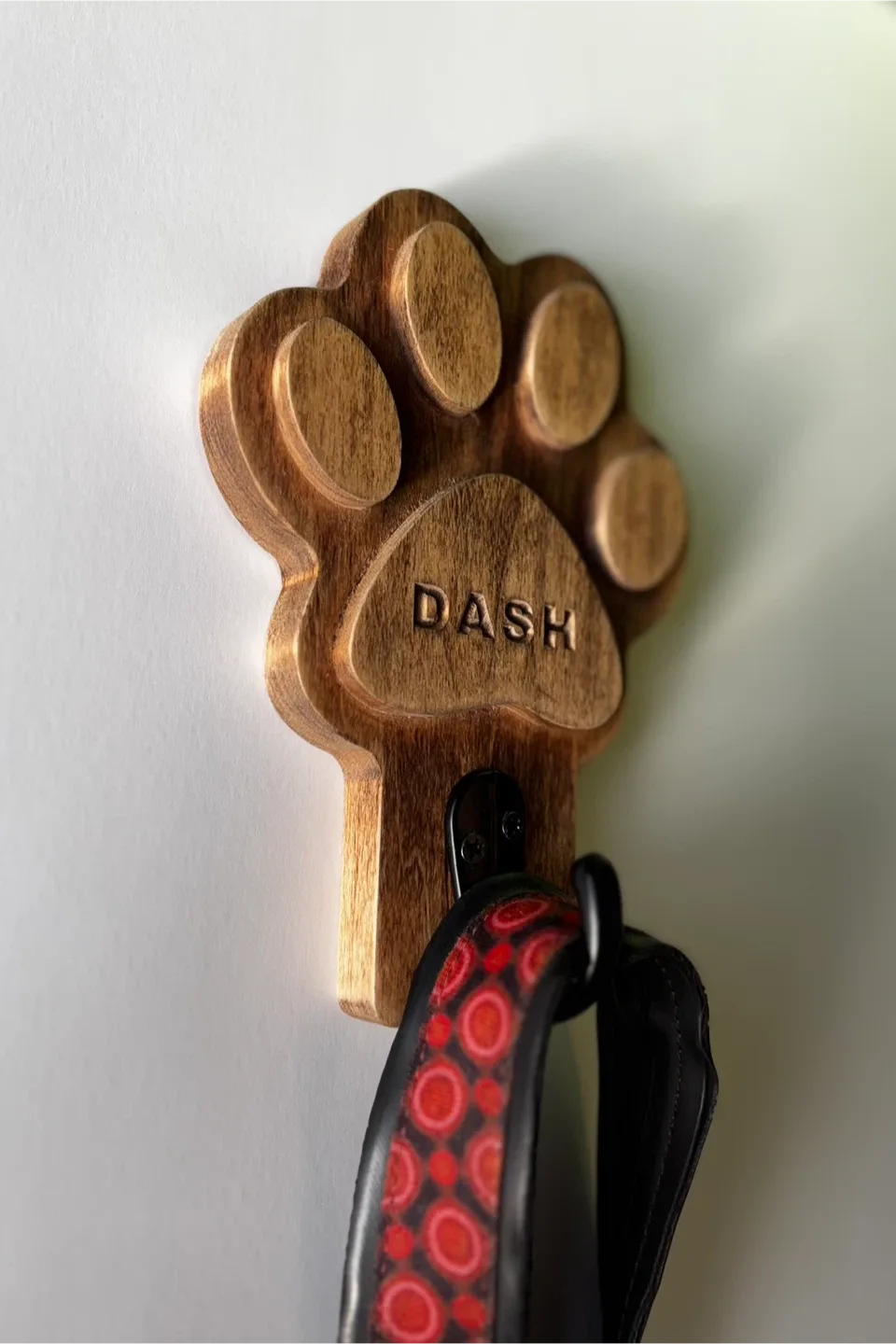 🐾 Personalized Pet Leash Holder – Custom Engraved 🐾 image indicator(6)
