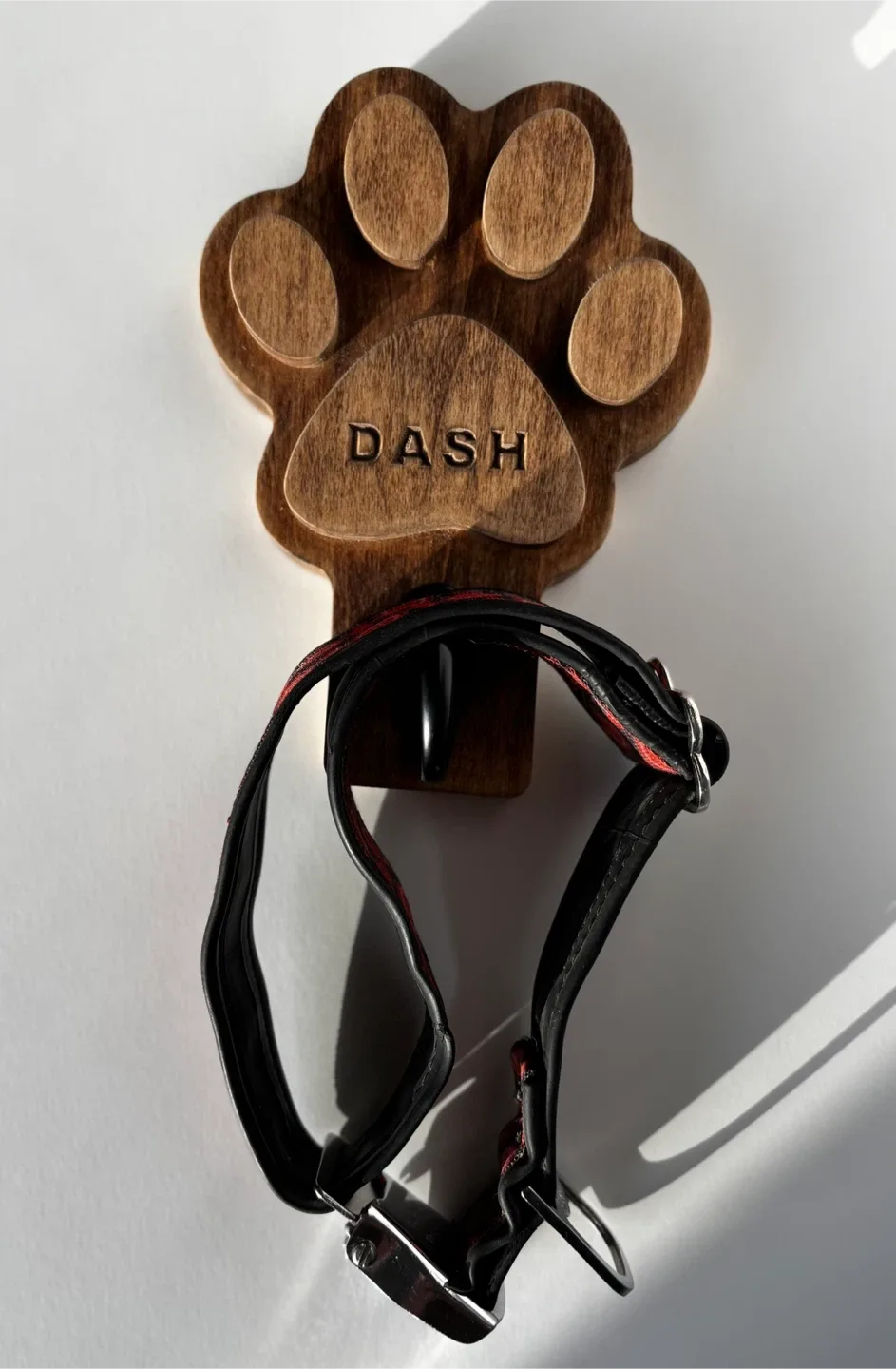 🐾 Personalized Pet Leash Holder – Custom Engraved 🐾 image indicator(4)