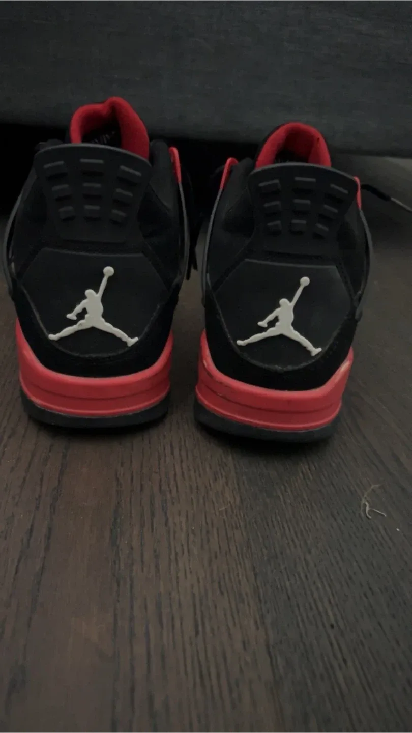 Air Jordan 4 Retro Bred image indicator(3)