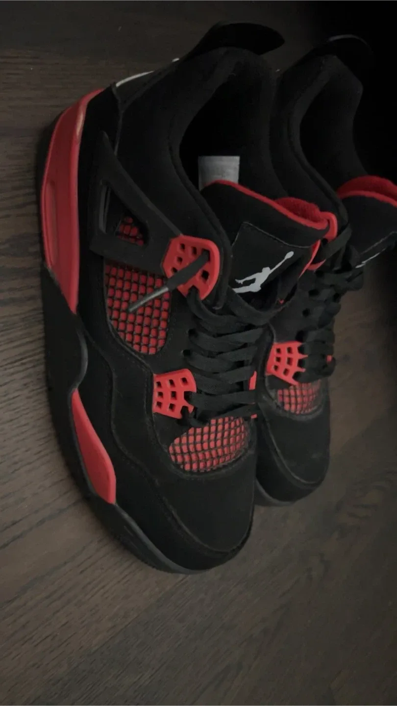 Air Jordan 4 Retro Bred