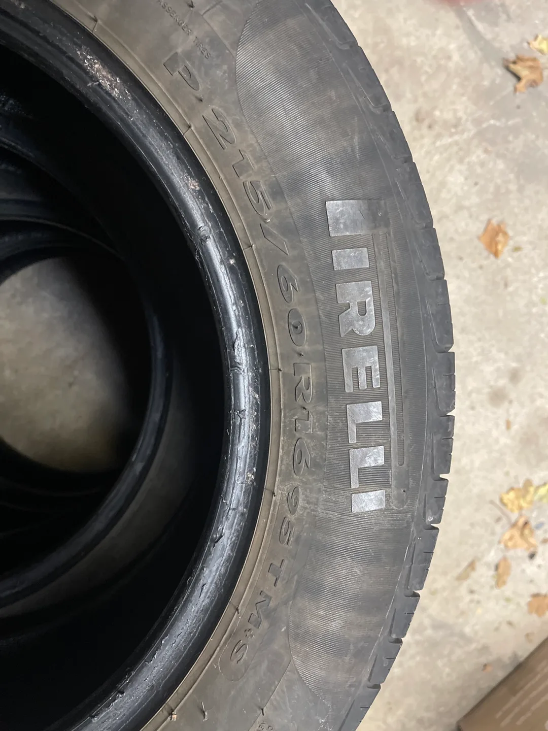 Pirelli 215/60R16 Tires M+S - Set of 4 image indicator(3)