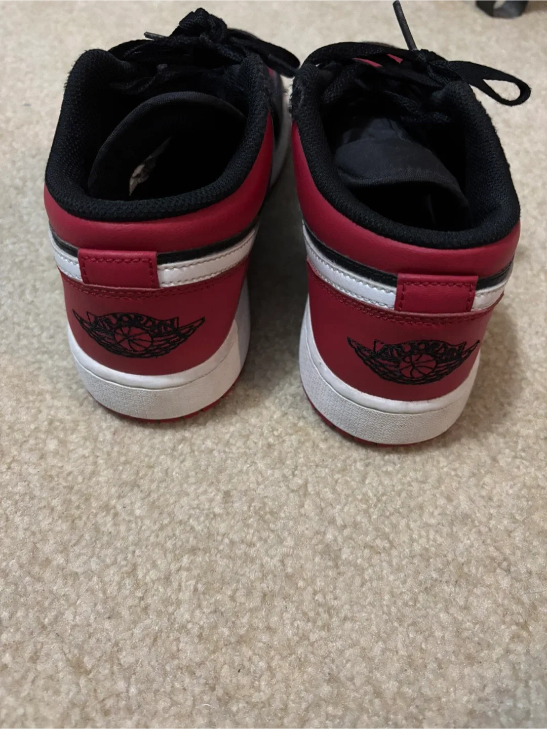 Nike Air Jordan 1 Mid - Size 7Y image indicator(3)