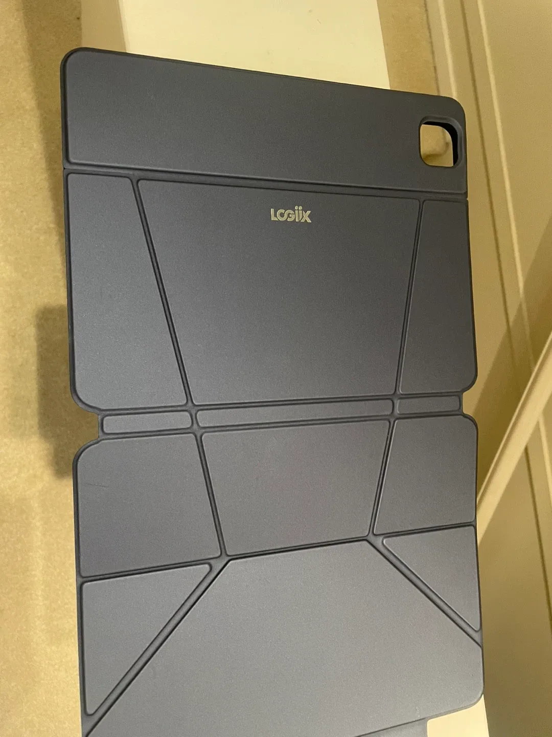 Logiix Stance Secure iPad Case image indicator(3)