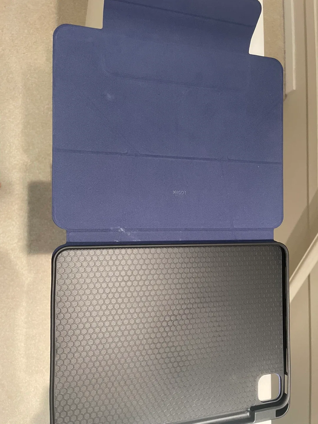 Logiix Stance Secure iPad Case image indicator(2)