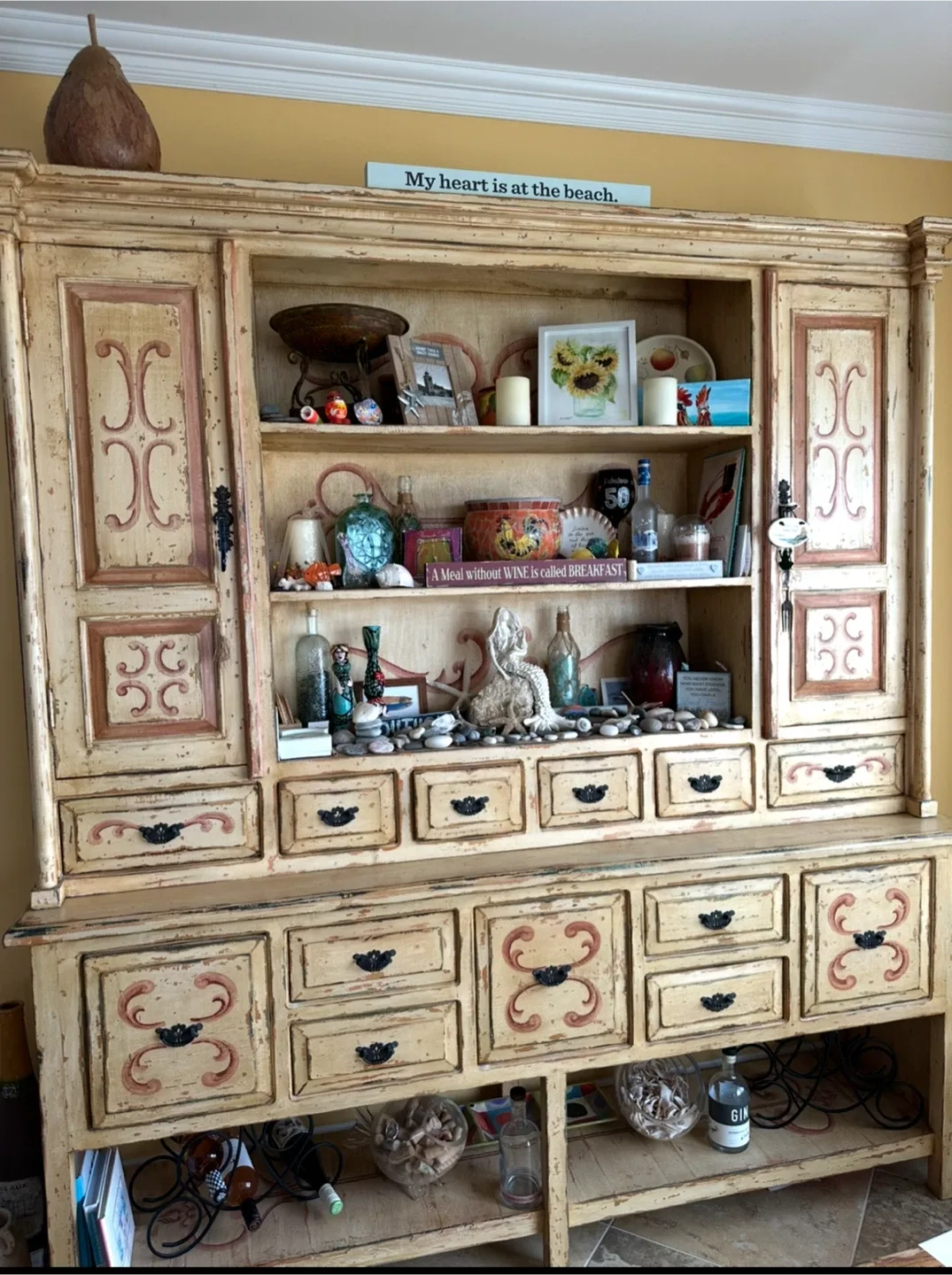 Vintage Hutch image indicator(2)