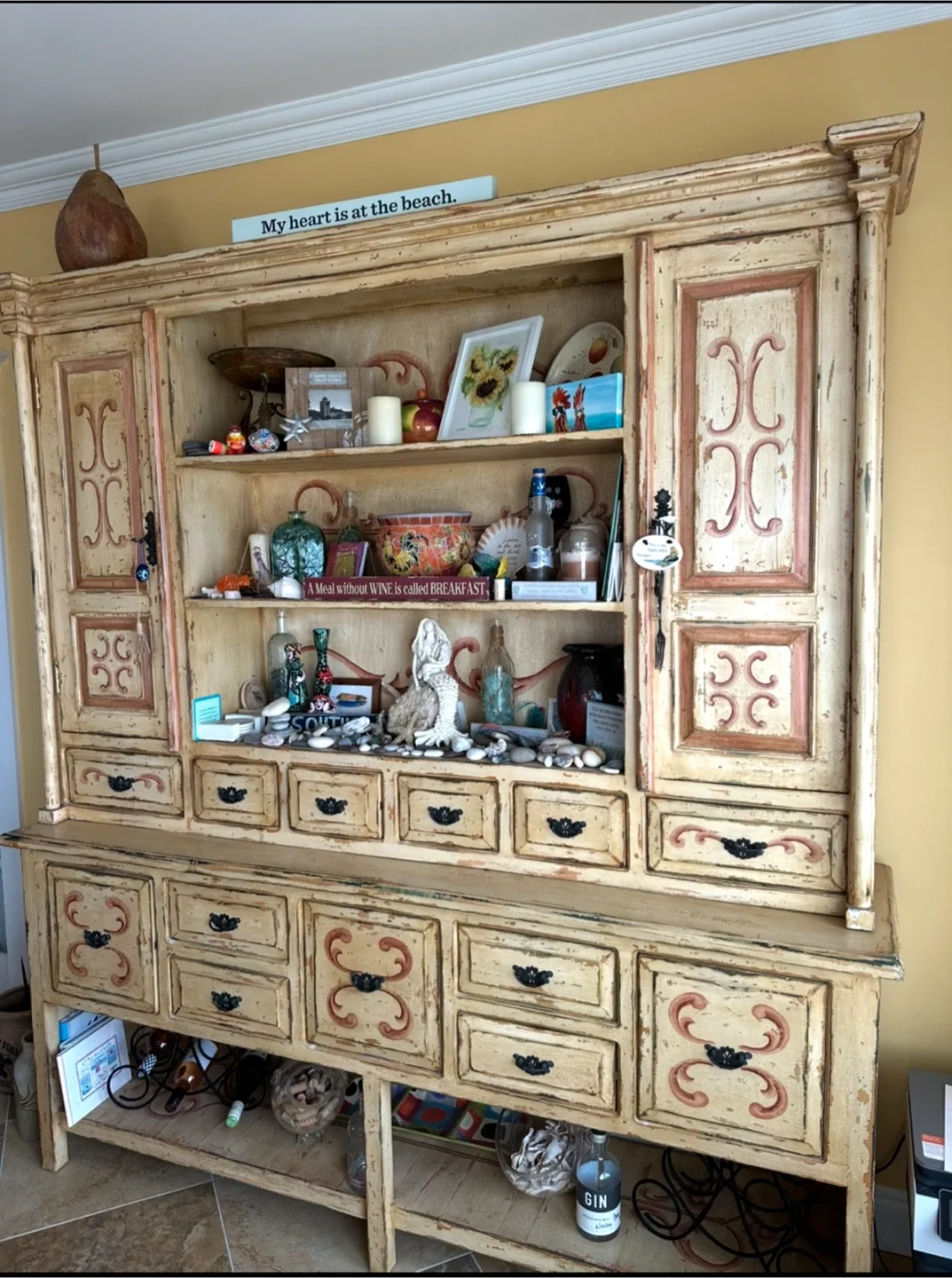 Vintage Hutch image indicator(3)