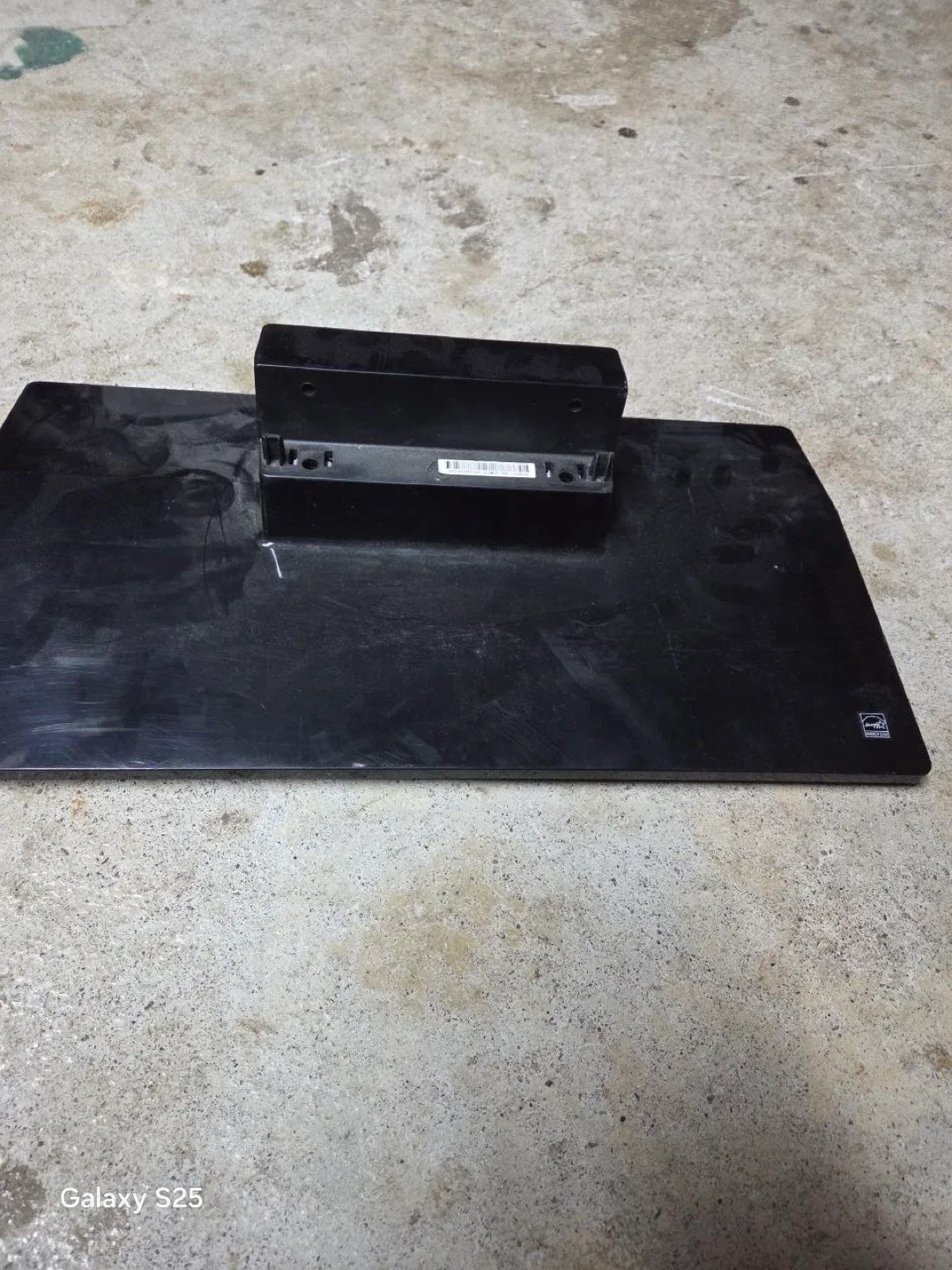 Sanyo 42” Television (TV) with Remote and Stand! image indicator(7)