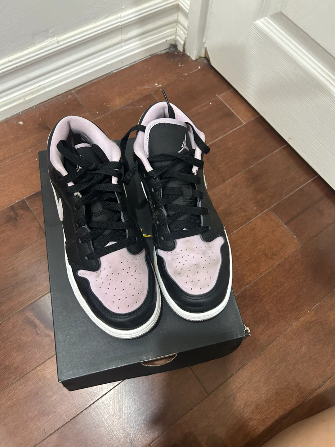 Air Jordan 1 Low SE (GS) Black/Lilac - Size 6.5 - photo 3