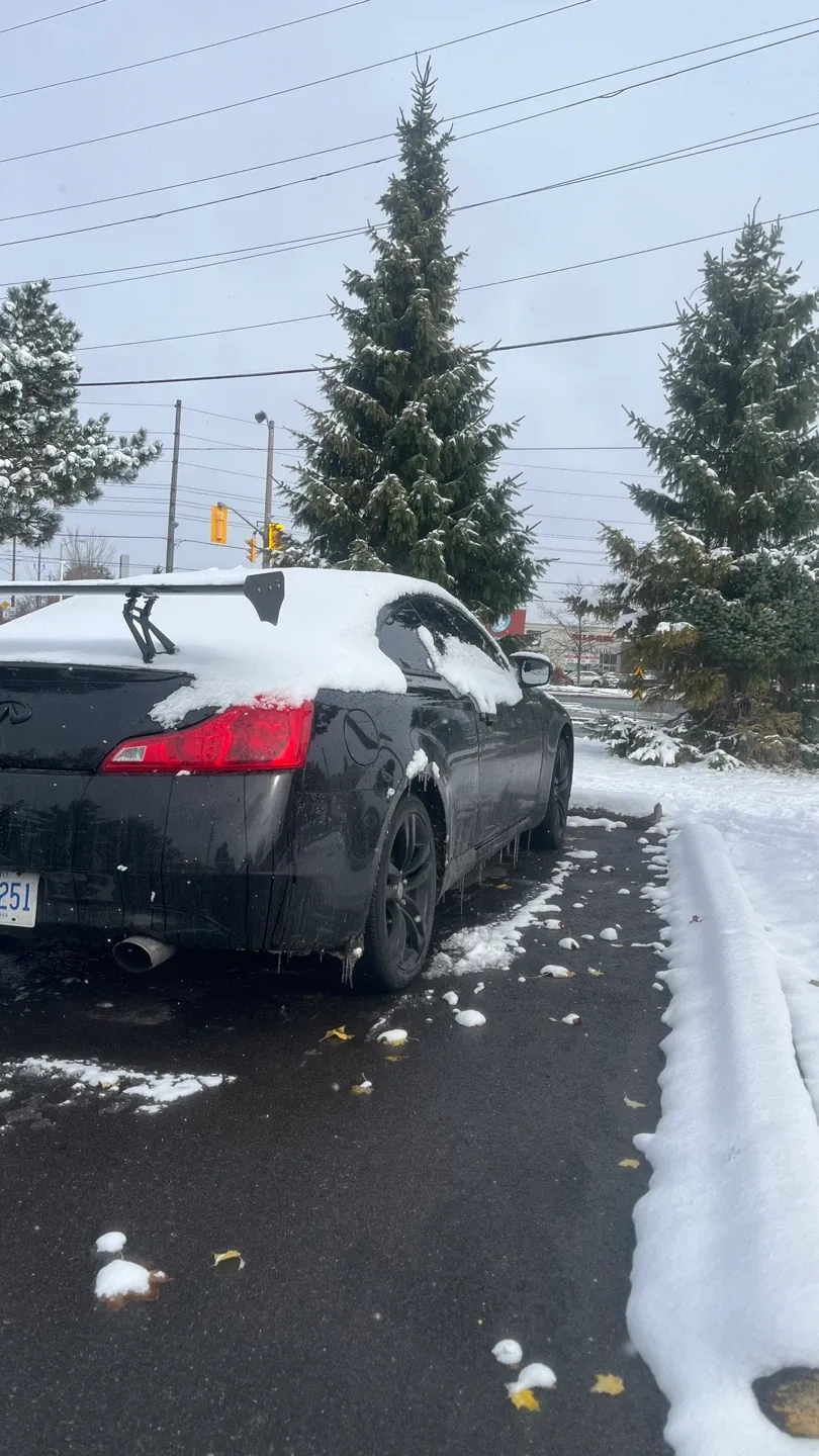 Black Infiniti G37 Coupe