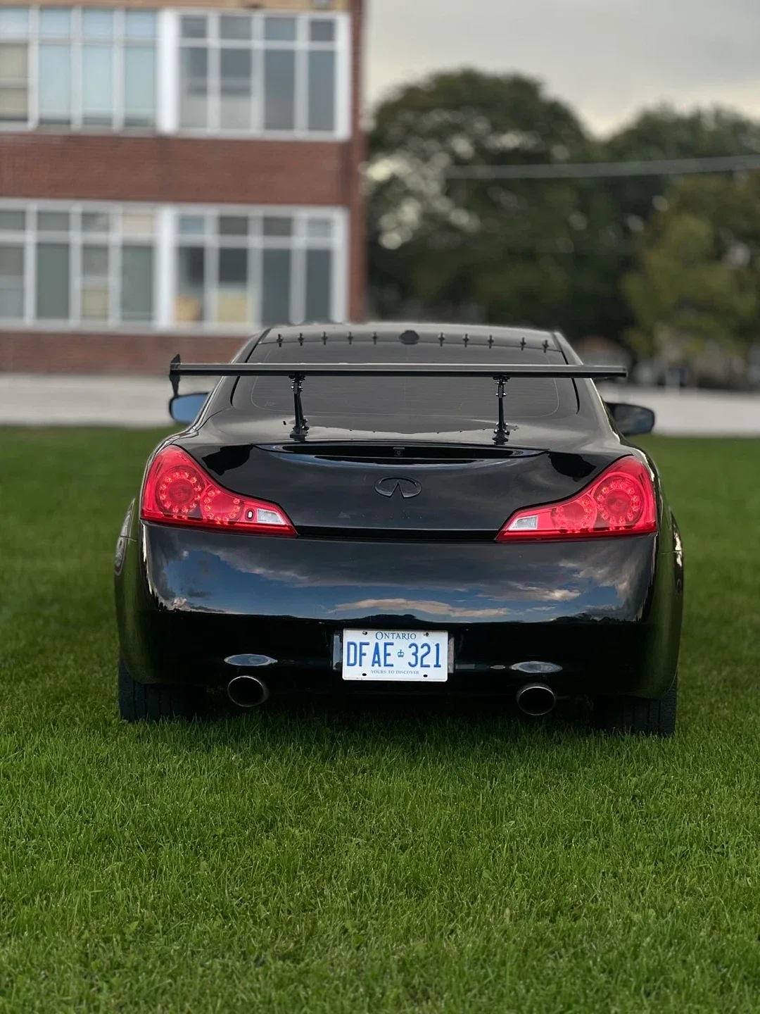 Black Infiniti G37 Coupe image indicator(4)