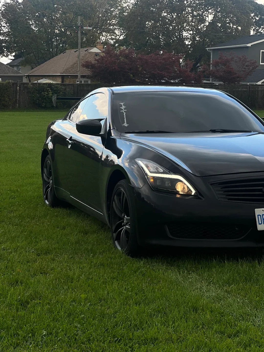 Black Infiniti G37 Coupe image indicator(2)