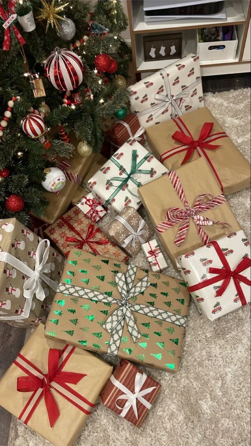 CHRISTMAS GIFT WRAPPING SERVICE 🎁 image indicator(4)