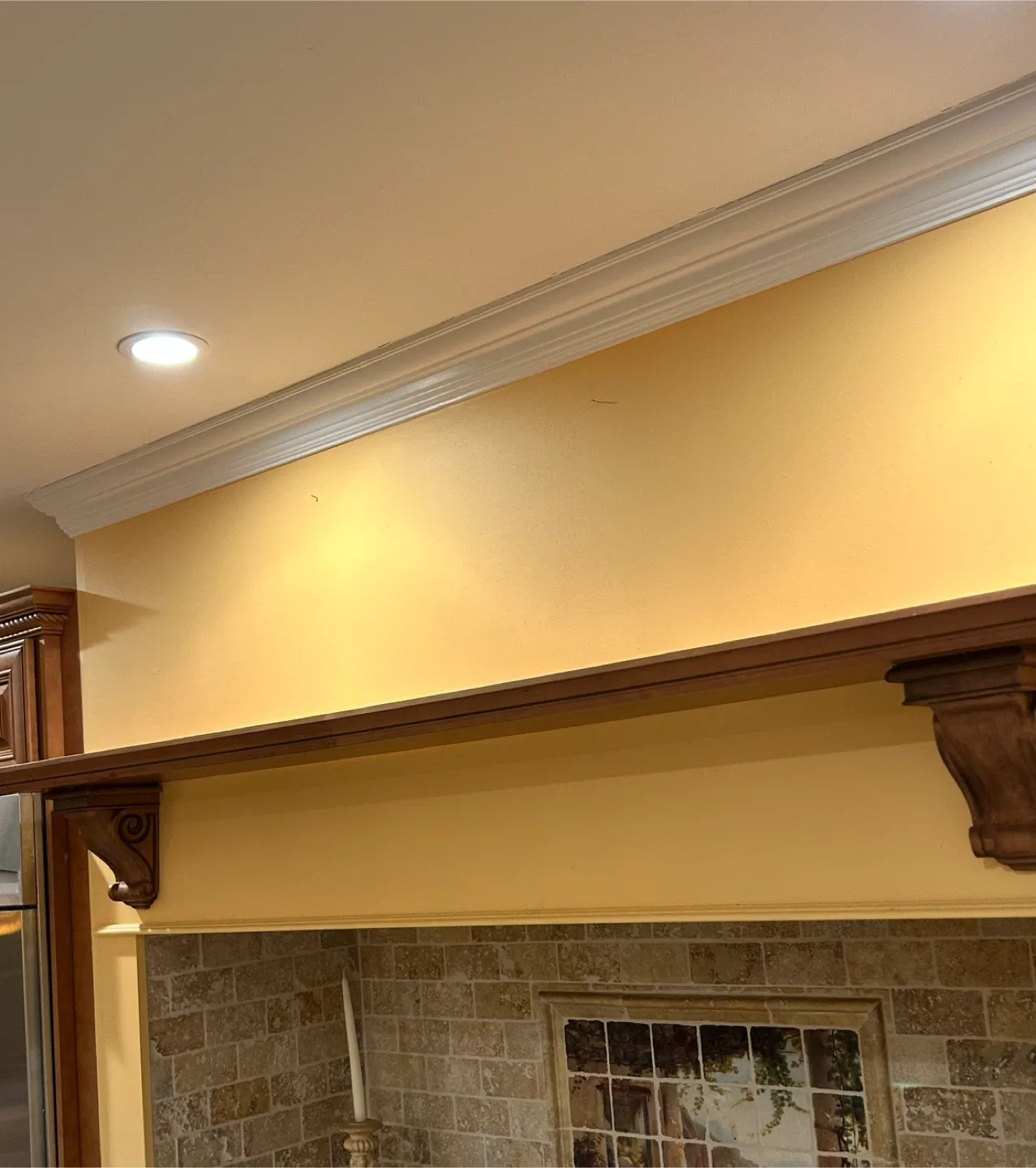 Mantle with wooden corbels image indicator(2)