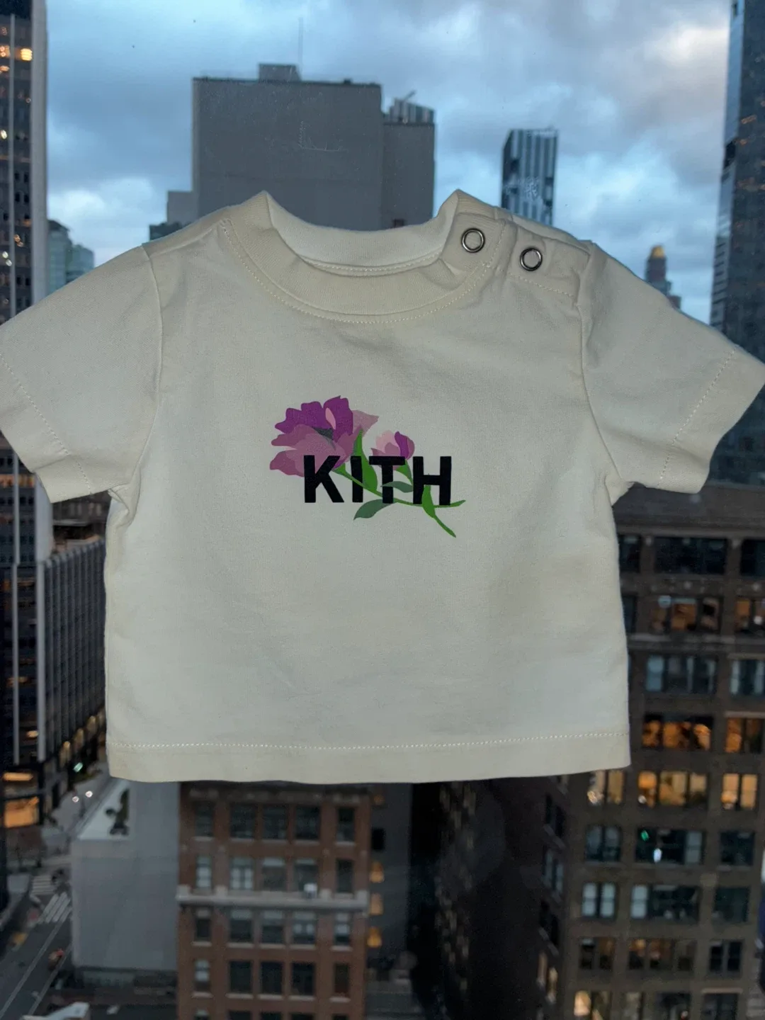 KITH Baby T-Shirt (0-3 Months) White w. Purple Flower