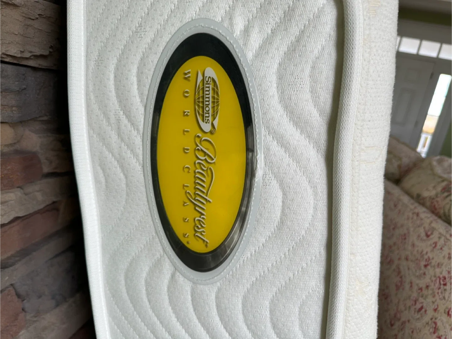 Simmons Beautyrest World Class Mattress image indicator(2)