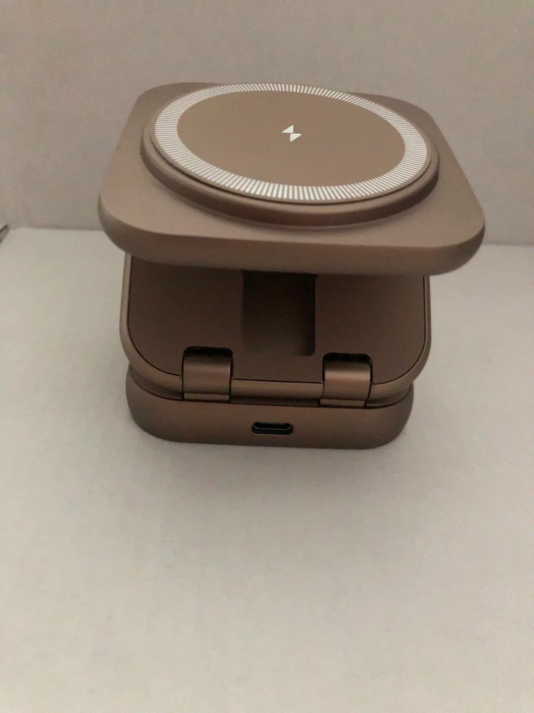 3-in-1 Wireless Charging Dock image indicator(3)