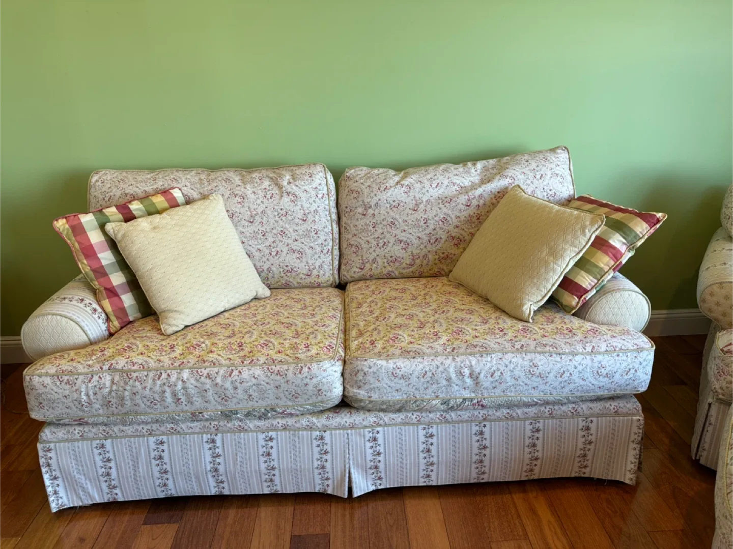 Floral Patterned Sofas and Club Chair Set image indicator(4)