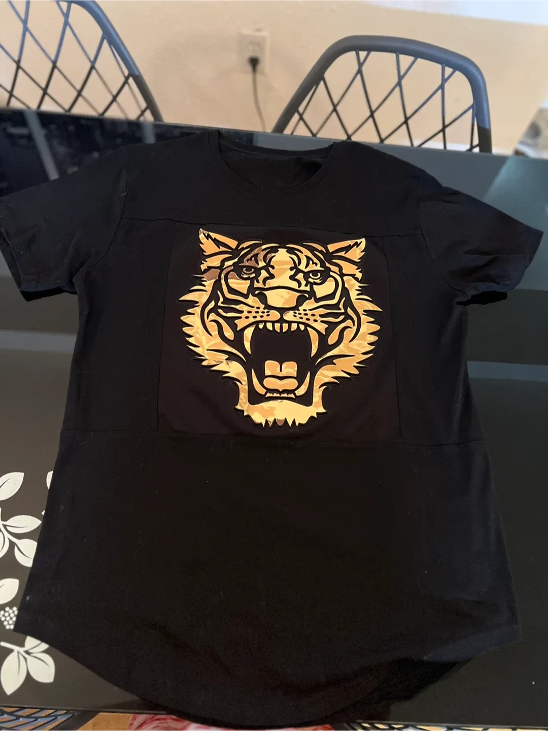 Black Tiger T-Shirt size M image indicator(3)
