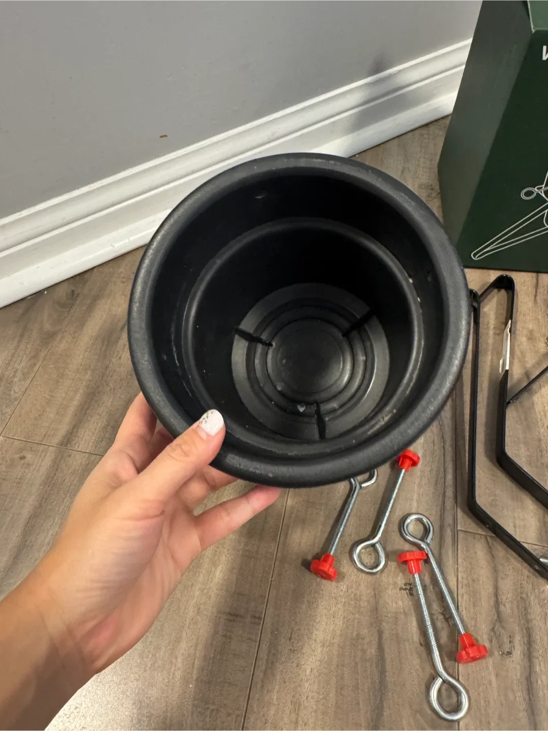 IKEA VINTER  Christmas Tree Stand image indicator(3)