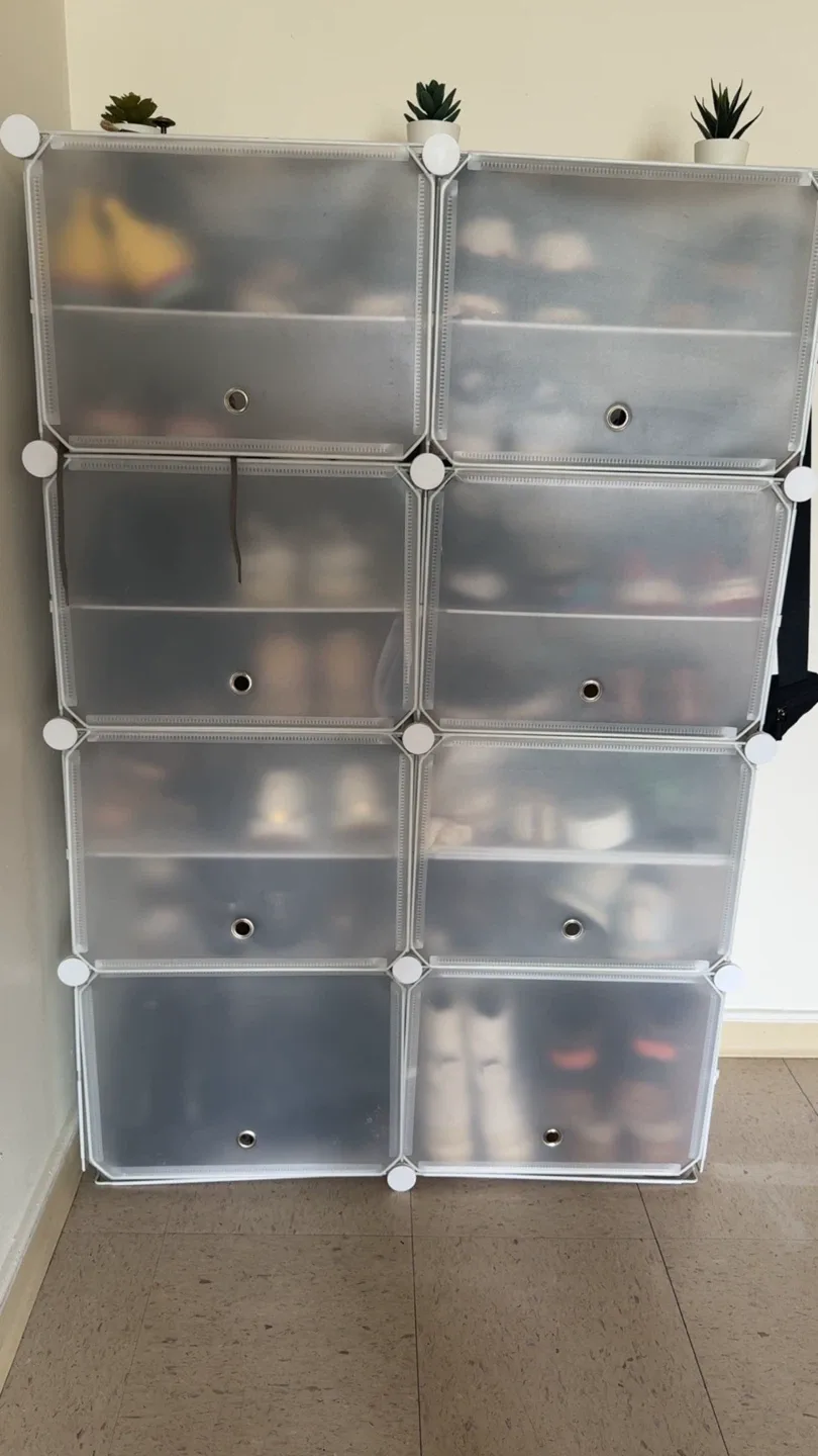 White 8-Cube Storage Shelf image indicator(2)