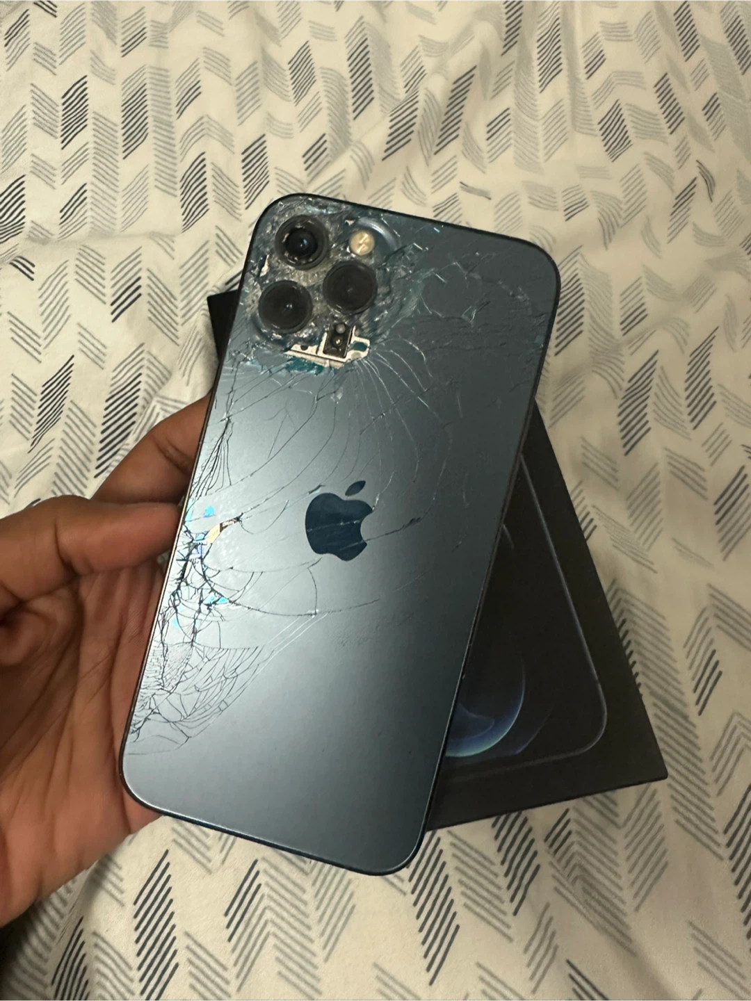 Cracked iPhone 12 Pro 128GB