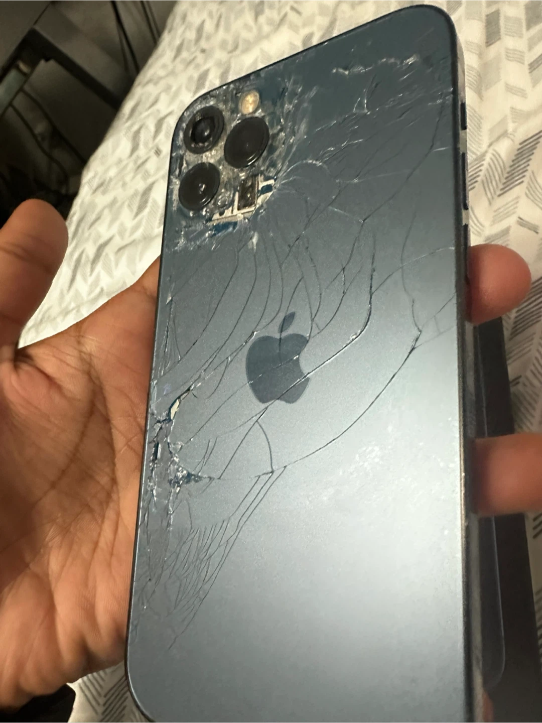 Cracked iPhone 12 Pro 128GB - photo 5