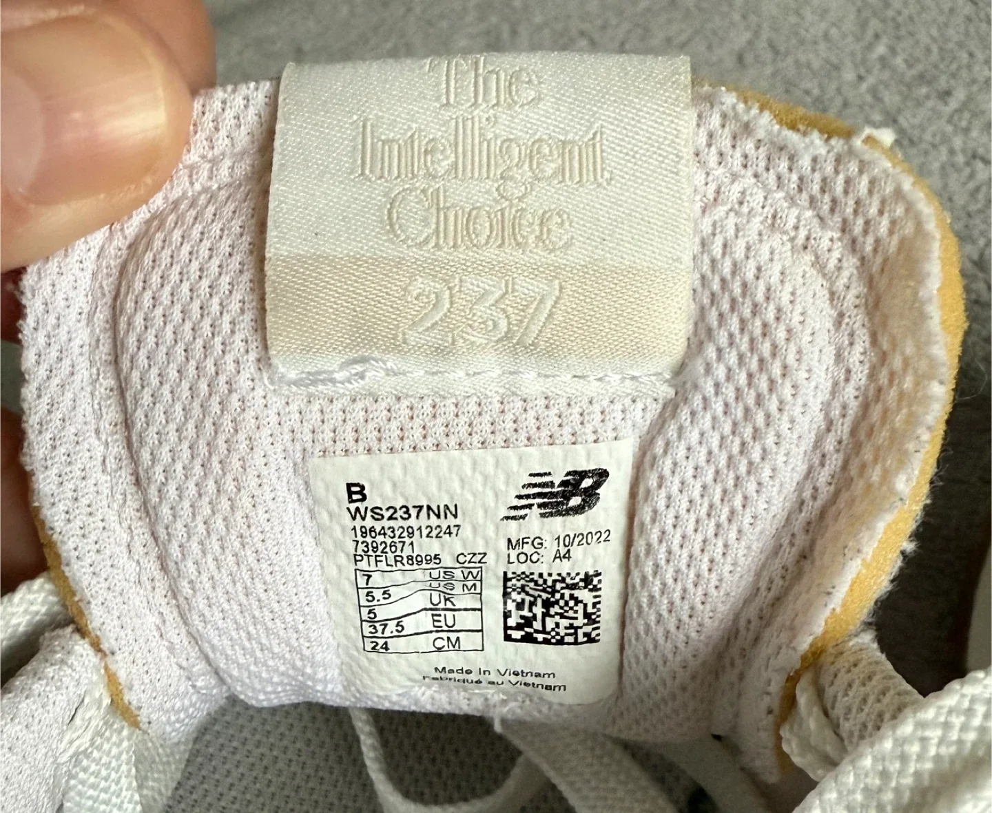 New Balance 237 White Sneakers image indicator(6)