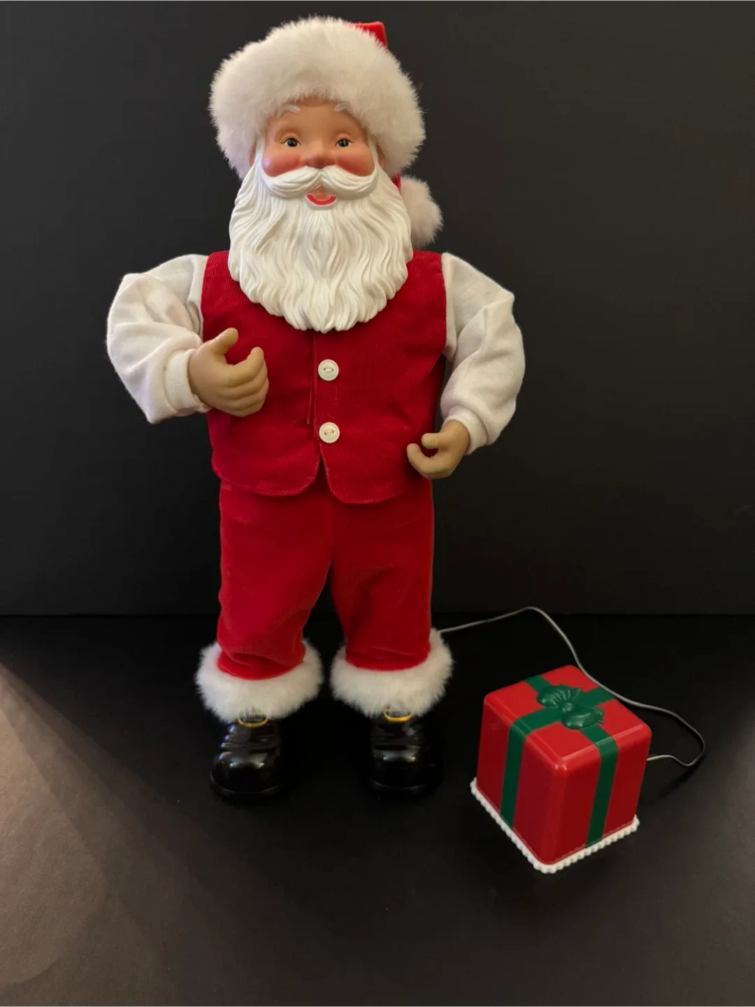 Trim Shoppe 16" Rock'n Santa