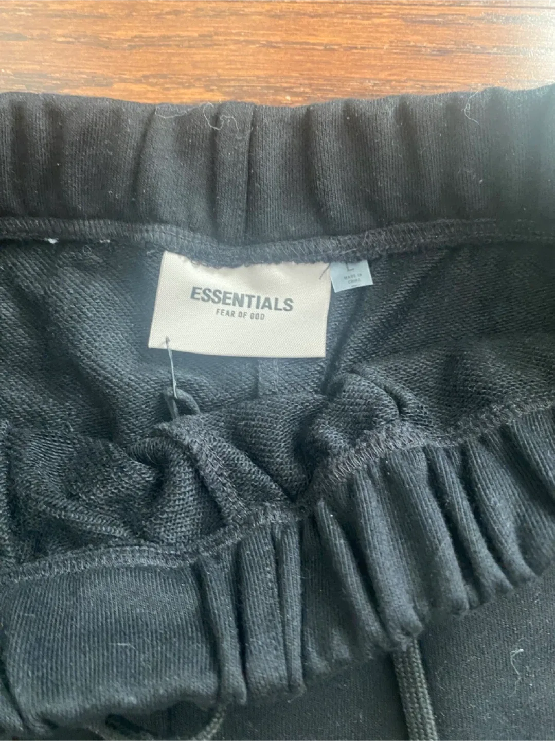 Essentials Fear of God Black Shorts image indicator(3)