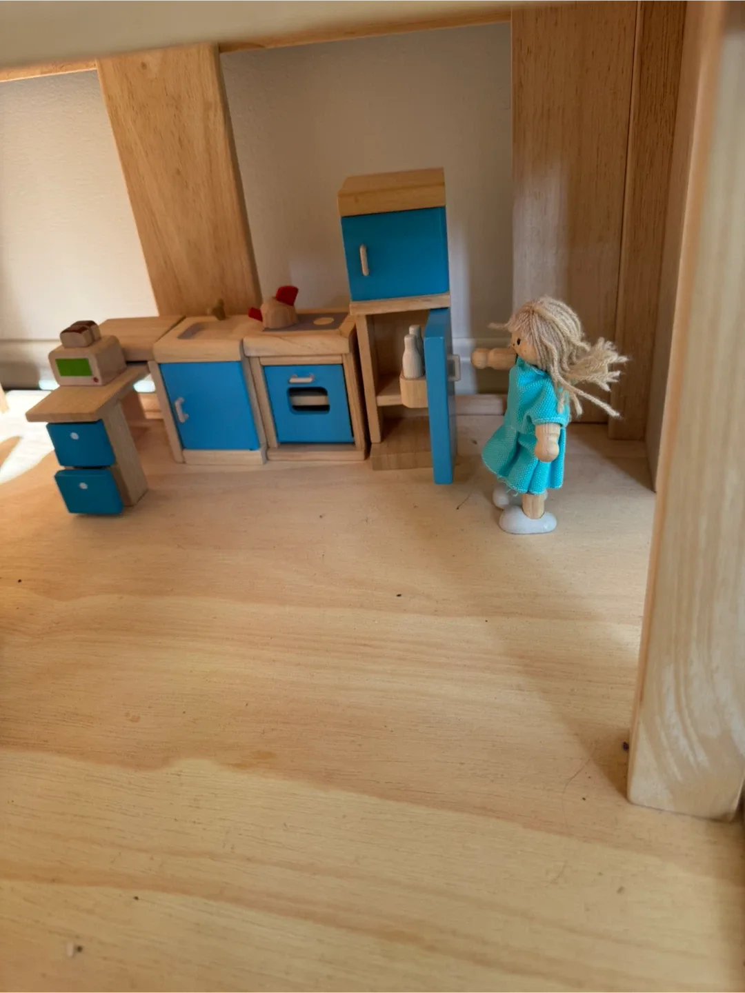 Plan Toys Wooden Dollhouse with Furniture image indicator(3)