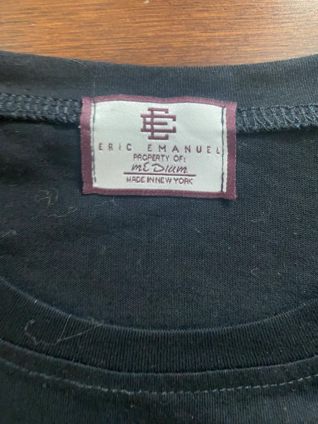 Eric Emanuel Black T-Shirt - Size Medium image indicator(3)