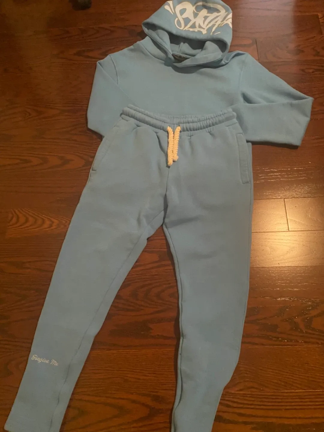 Syna tracksuit image indicator(3)