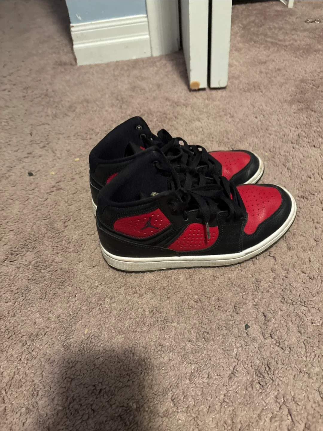 Air Jordan 1 Mid - Black/Red image indicator(2)