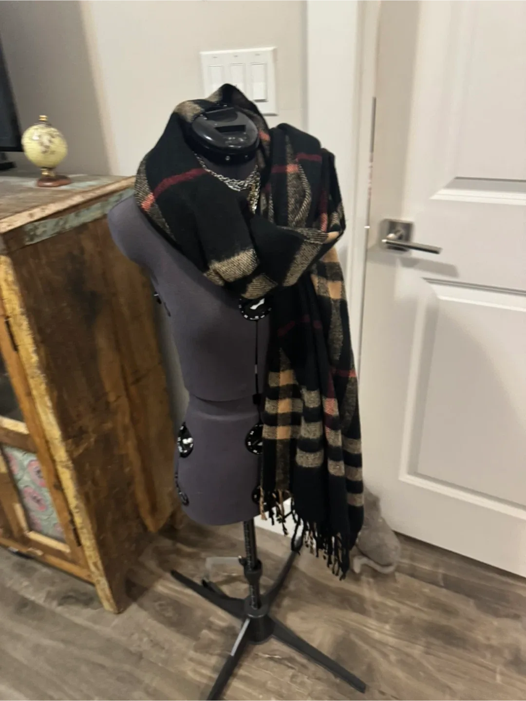 xL plaid cashmere scarf image indicator(2)