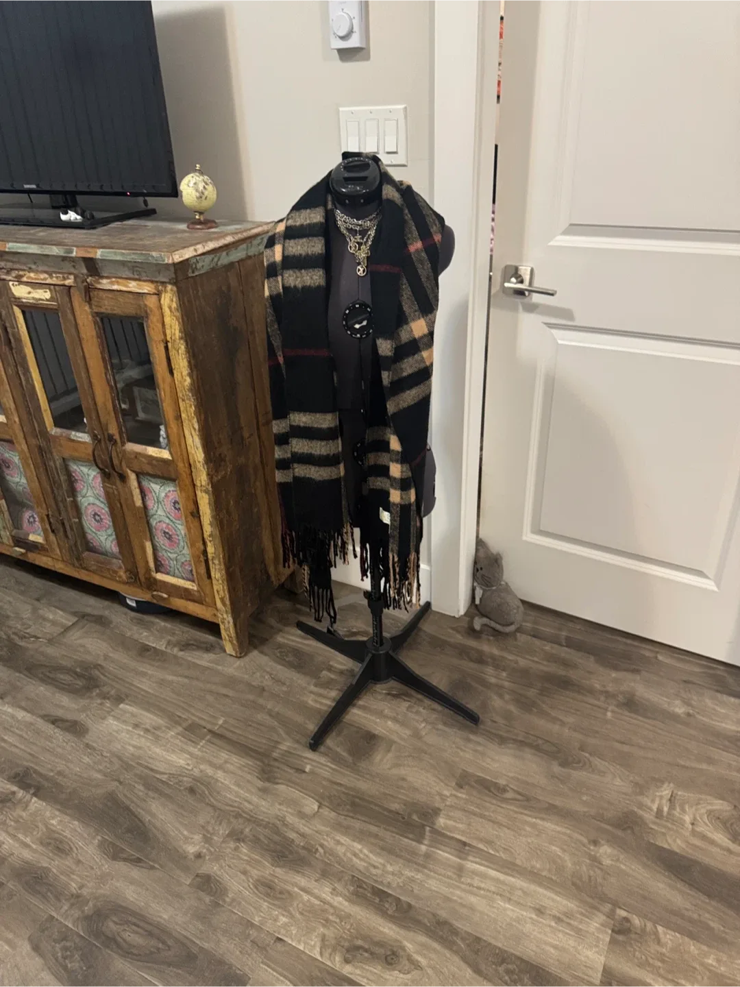 xL plaid cashmere scarf image indicator(8)