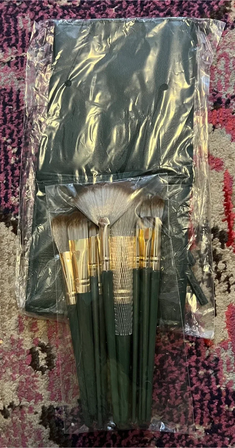 New Makeup Brush Set with Case image indicator(2)