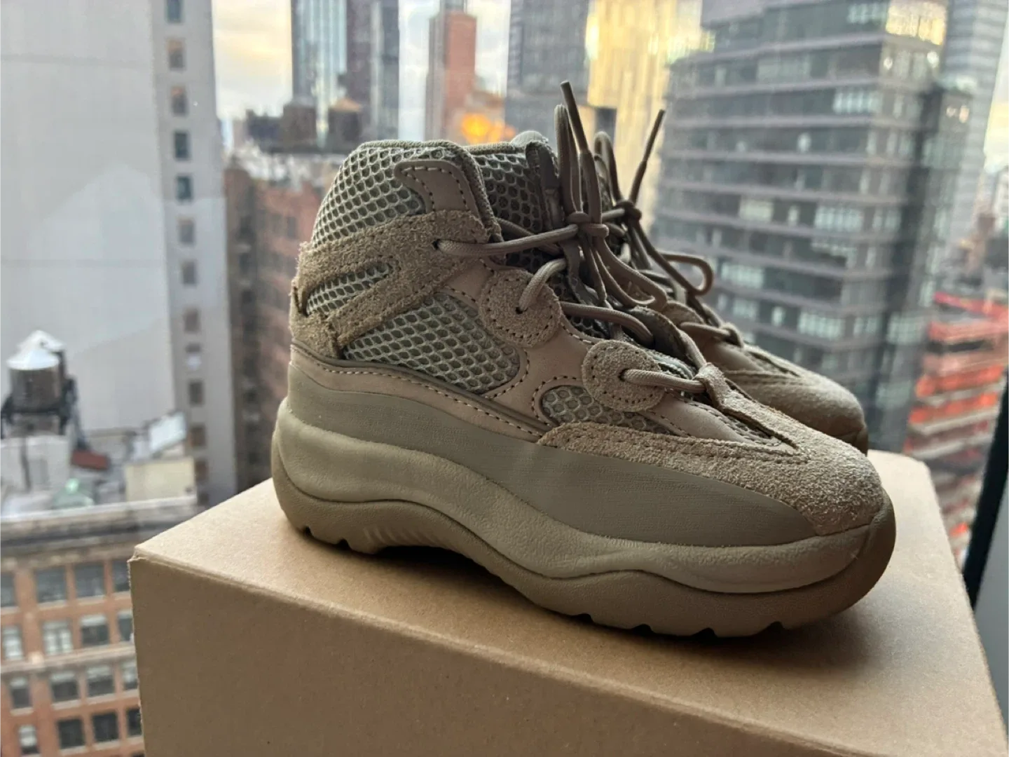 Yeezy Desert Boot Toddler - Size 9c image indicator(5)