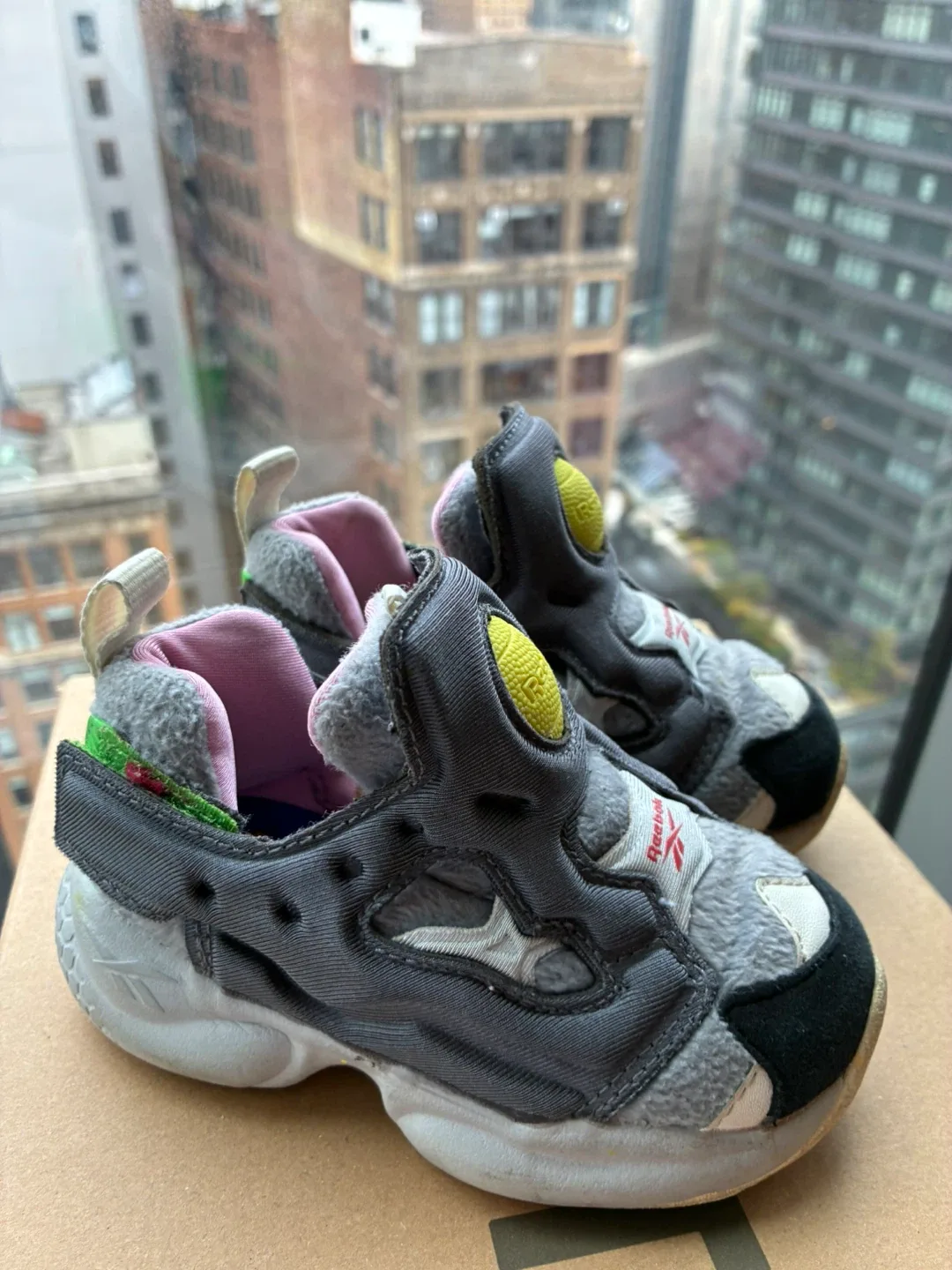 KiDS Reebok x Tom & Jerry Instapump Fury Toddler Shoes sz 6