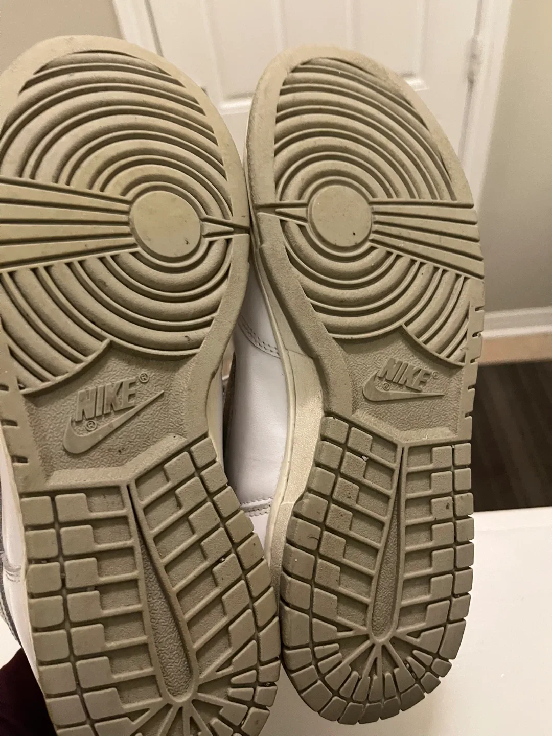 Nike Dunk High White/Grey Size 8.5 image indicator(3)