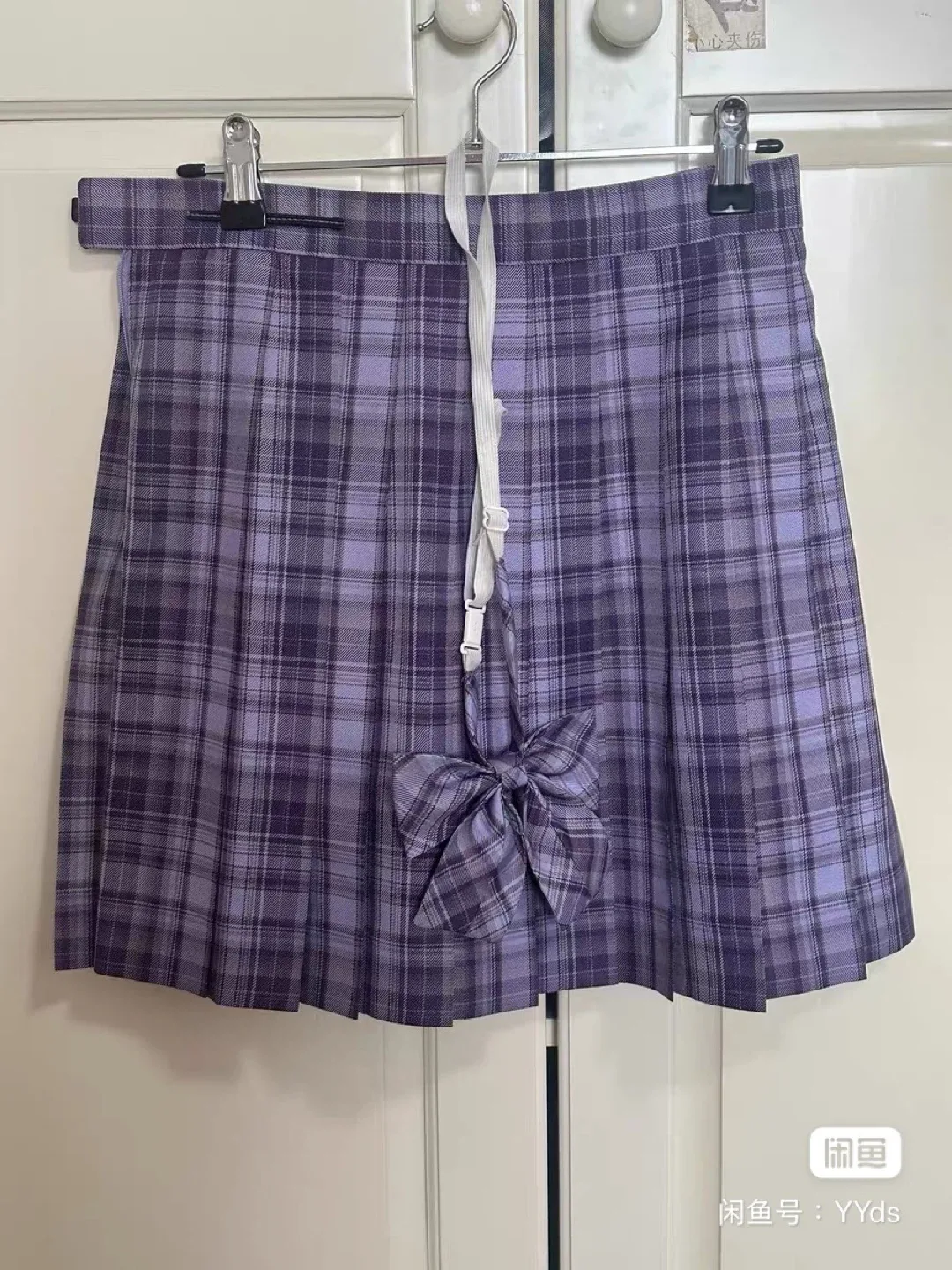 Set of eight Pleated Skirts image indicator(7)